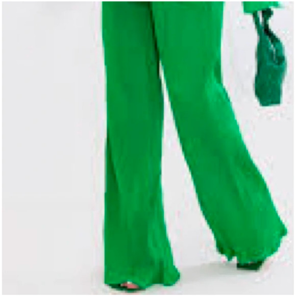 PrettyLittleThing Bright Green Plissé High-Waisted WideLeg Trousers Size 6 NWT - Picture 3 of 5